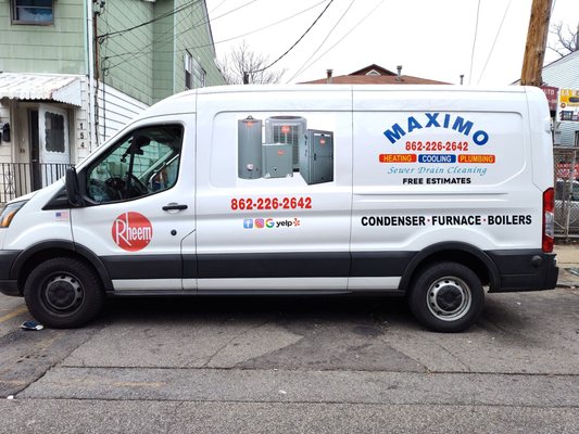 Maximo provide HVAC service services. Air conditioner repair. Very professional, honest price, quality products.