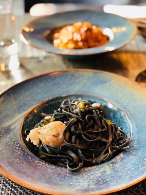 TAGLIOLINI AL NERO CON GAMERI