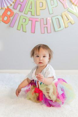 1 year old cake smash photo session, in home studio