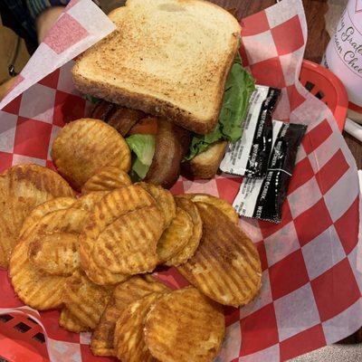 BLT sandwich with Buffalo Chips