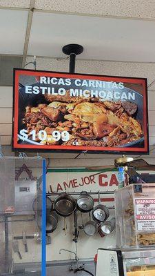 Carnitas y chicharones