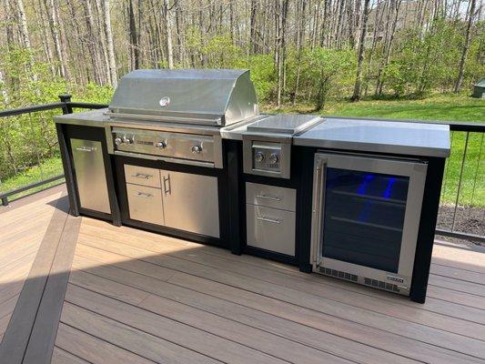 Outdoor Kitchen