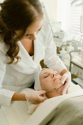 Dermaplaning treatment