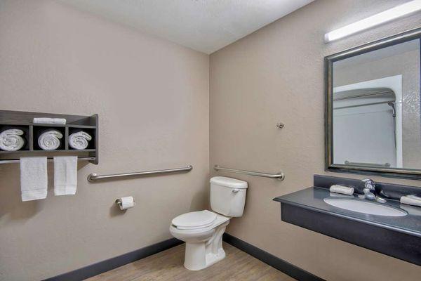 Motel Harlingen TX Bathroom ADA