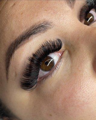 Full Volume Lashes