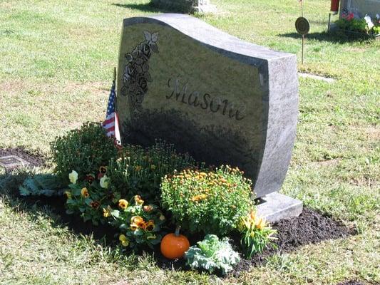 Fall graveside garden in Topsfield