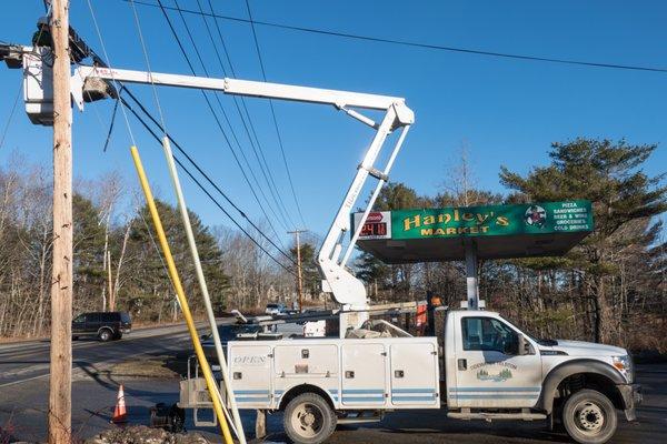 Installing fiber optic internet service in Bristol, ME.