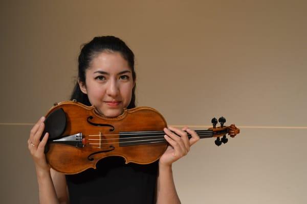 Katherine Ezawa violinist