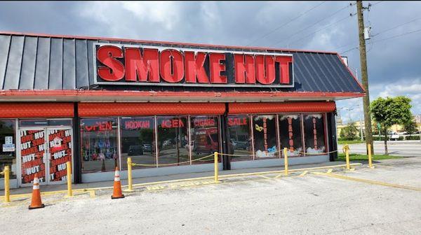 SMOKE HUT