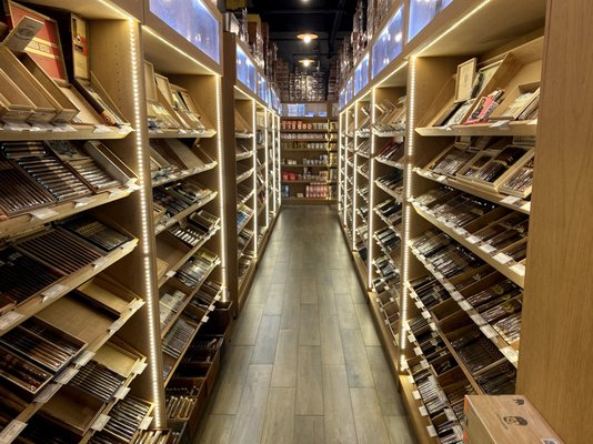 Mom's Cigar Warehouse