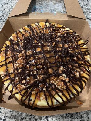 Turtle cheesecake