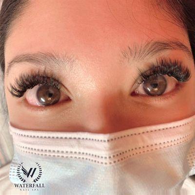 Volume eyelash extensions