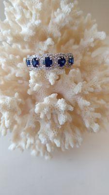 Sapphire & diamond ring