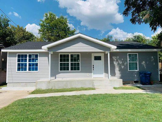 New construction vinyl siding soffit and facia instsll