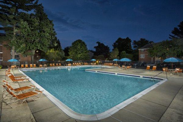 Relaxing swimming pool