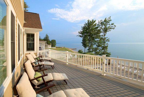 Looking for life on the lake in Michigan? I can help you find your dream home.