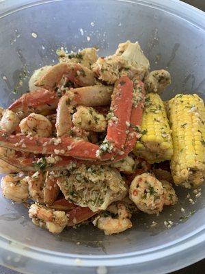 Florida Style Garlic Crabs! Delicious food!