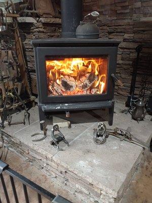 The only brewery in Tehachapi with a cozy fireplace in the colder months. Perfect for a night of libations and board games.