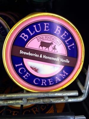 Blue Bell must put crack in this particular flavour of their ice cream.  It is SOOOOO good!!