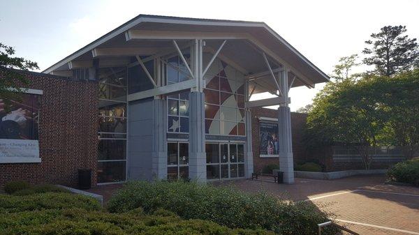 Main Visitors Center entrance from the parking lot.