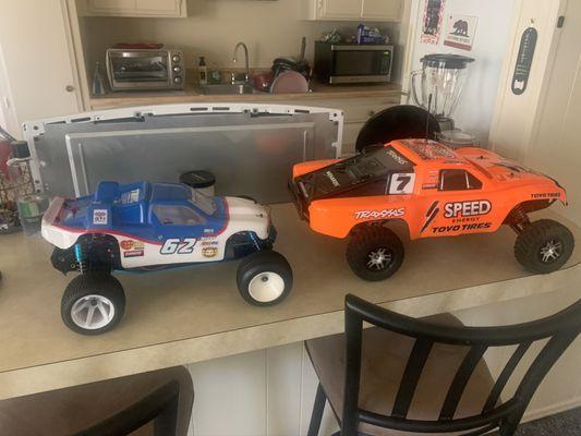 Team Associated  and slash