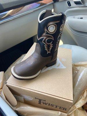 Twister brand toddler size 8 boot with zipper.