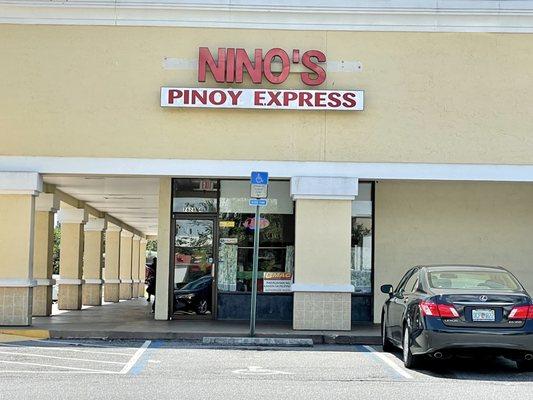 09/03/2021:  Happy Friday to you!  *:｡(*‿*) Let's go in and see what they have today @ #Nino'sPinoyExpress.