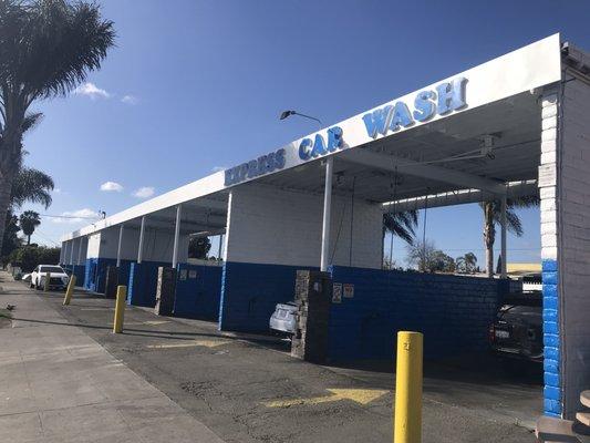 Six bay self serve, coin operated carwash