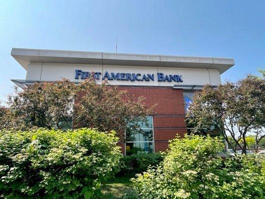 The exterior of the First American Bank Archer Heights branch