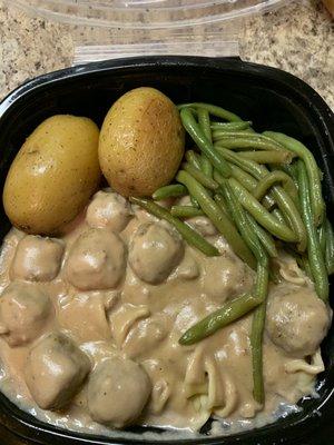 Swedish meatballs over eggs noodles, garlic gold Yukon potatoes, green beans in zip sauce