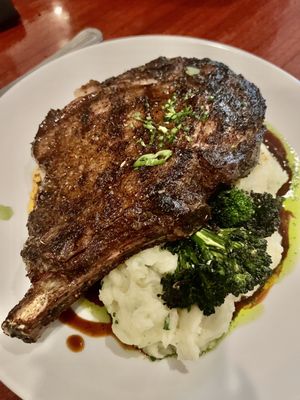 (Special) Cowboy Steak with Mashed Potatoes and Sautéed Broccolini