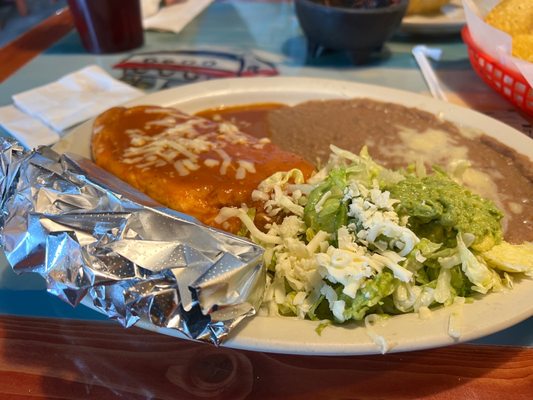 Taco, Chili relleno, guacamole salad