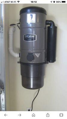 Central vacuum tank