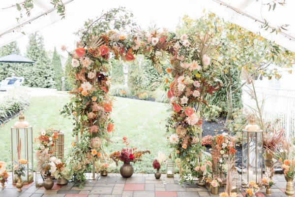 Wedding Floral Arch Decoration, Wedding Aisle floral design, Bridal flowers, wedding reception decoration, table floral centerpieces