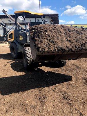 OUR FRESH NATURAL MULCH!