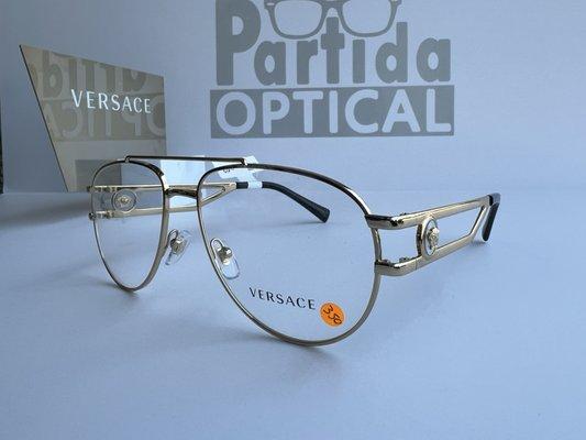 Versace, aviator style frame!