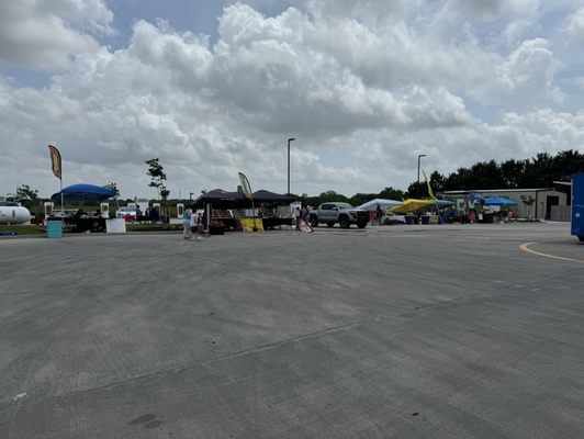 Farmer's market on Sundays