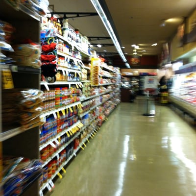 Clean small Safeway, friendly helpful staff. Great place to go grocery shopping.