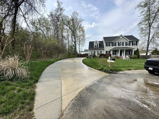 Concrete driveway cleaning services