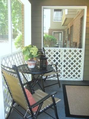 Cozy Screened Veranda