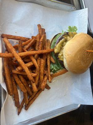 Cheeseburger and Sweet potato fries