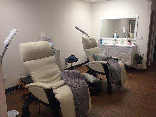 Anti-gravity chairs. You feel so relaxed after lying in this chair beautifying your lashes.