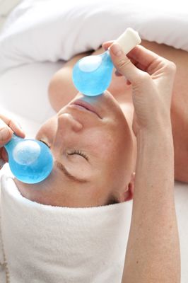 ICE GLOBES -
Tighten lose skin, reducing inflammation,
and stimulating blood circulation.