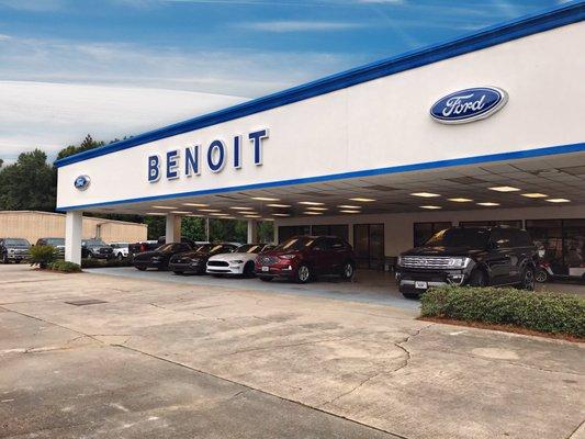 Benoit Ford - New Ford and Pre-Owned vehicle dealership in Deridder - Rosepine LA. Serving Calcasieu, Vernon and Beauregard Parishes.