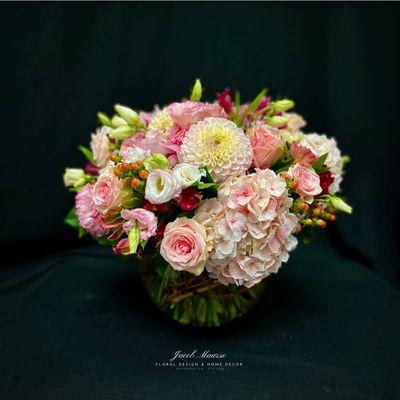 Our traditional tight and compact Swiss Bouquets, in soft pinks.