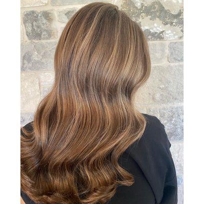 Dimensional lived in brunette Balayage