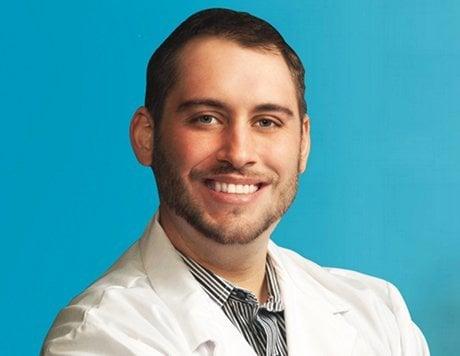 Dr. Ryan Kneessi is a naturopathic doctor serving the Lincoln Park and DePaul area of Chicago, IL.