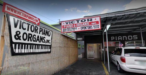 Victor Pianos & Organs