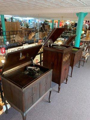 The Victrola Talking Machine Co!