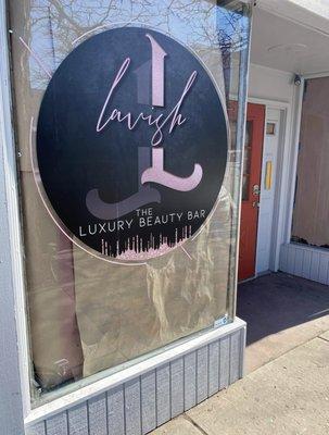 Lavish Luxury Beauty Bar I